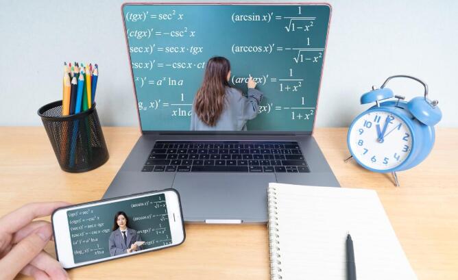 不上班收入也能翻倍？8個網上賺錢方法，躺在家工作賺錢